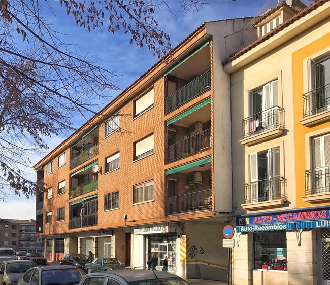 Más detalles de Calle de Abastos, 7, Aranjuez - Edificio residencial​ en venta