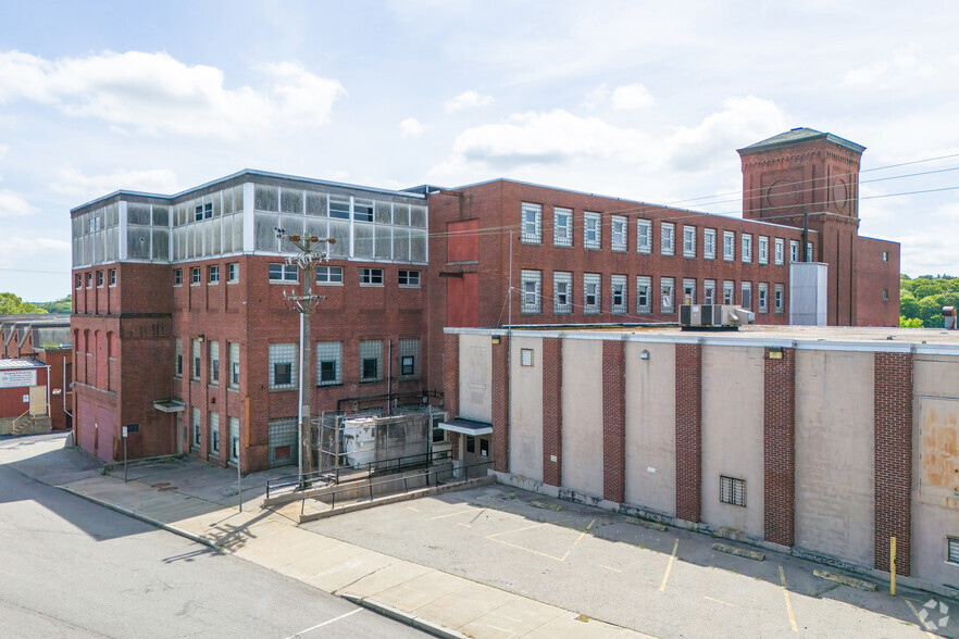 721 School St, Pawtucket, RI en venta - Foto del edificio - Imagen 2 de 7