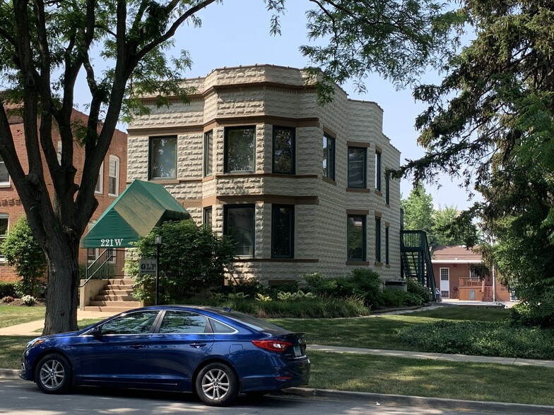 221 W Illinois St, Wheaton, IL en venta - Foto del edificio - Imagen 3 de 7