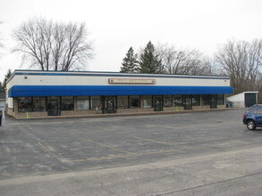 2436 Glendale Ave, Howard, WI en alquiler Foto del edificio- Imagen 2 de 6