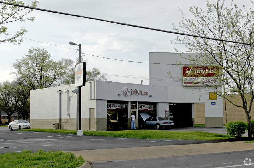 7760 N Lindbergh Blvd, Hazelwood, MO en alquiler - Foto del edificio - Imagen 2 de 3