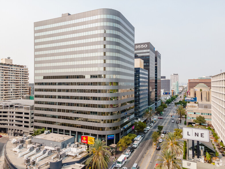 3530 Wilshire Blvd, Los Angeles, CA en alquiler - Foto del edificio - Imagen 2 de 9