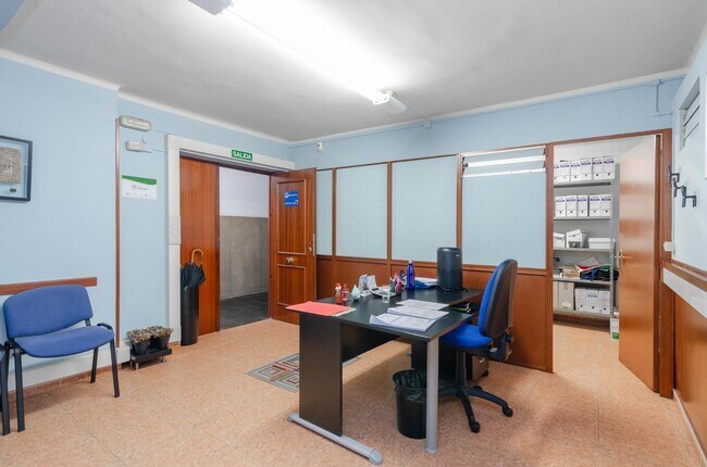 Más detalles de Calle de González Besada, 53-53, Oviedo - Local en venta