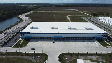 2500 SW Kanner Hwy, Stuart, FL en alquiler Foto del edificio- Imagen 1 de 2