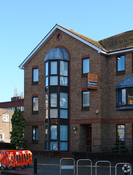 58 Station Rd, Harrow en venta - Foto del edificio - Imagen 3 de 3