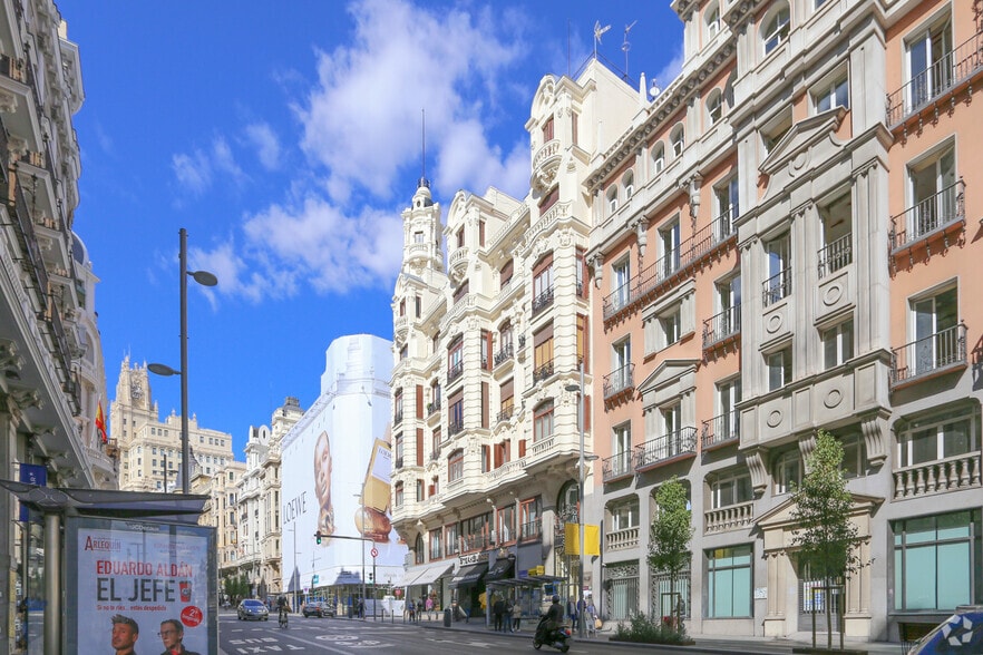 Calle Gran Vía, 16, Madrid, Madrid en alquiler - Foto del edificio - Imagen 2 de 3