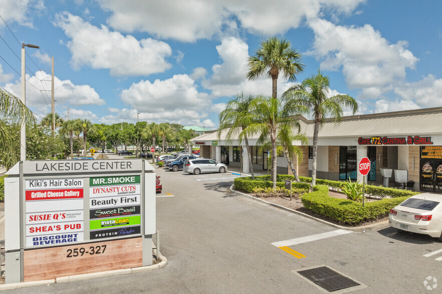 259-327 SE Port St Lucie Blvd, Port Saint Lucie, FL en alquiler - Foto del edificio - Imagen 1 de 12