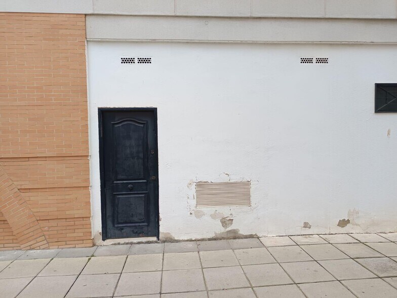 Local en Córdoba, Córdoba en alquiler - Foto del edificio - Imagen 3 de 4