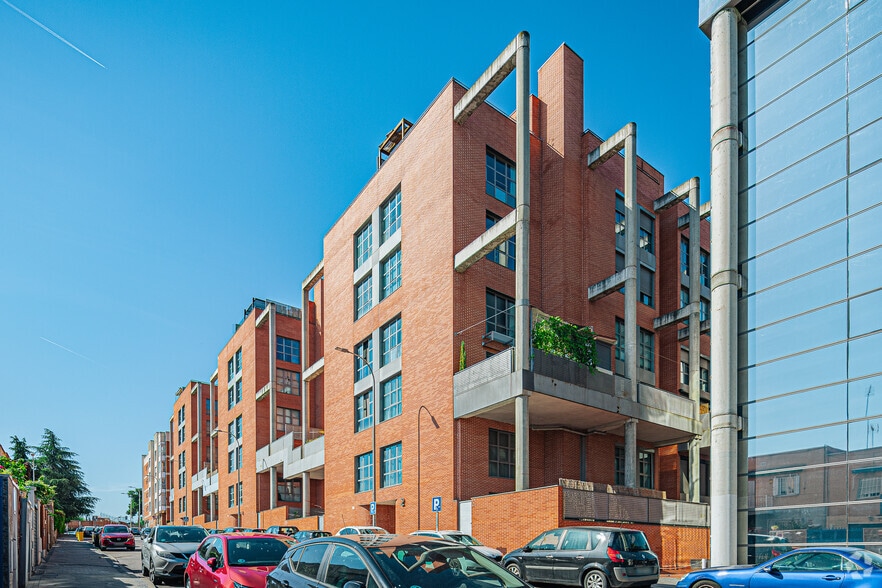 Calle de Albadalejo, 6, Madrid, Madrid en alquiler - Foto del edificio - Imagen 2 de 2