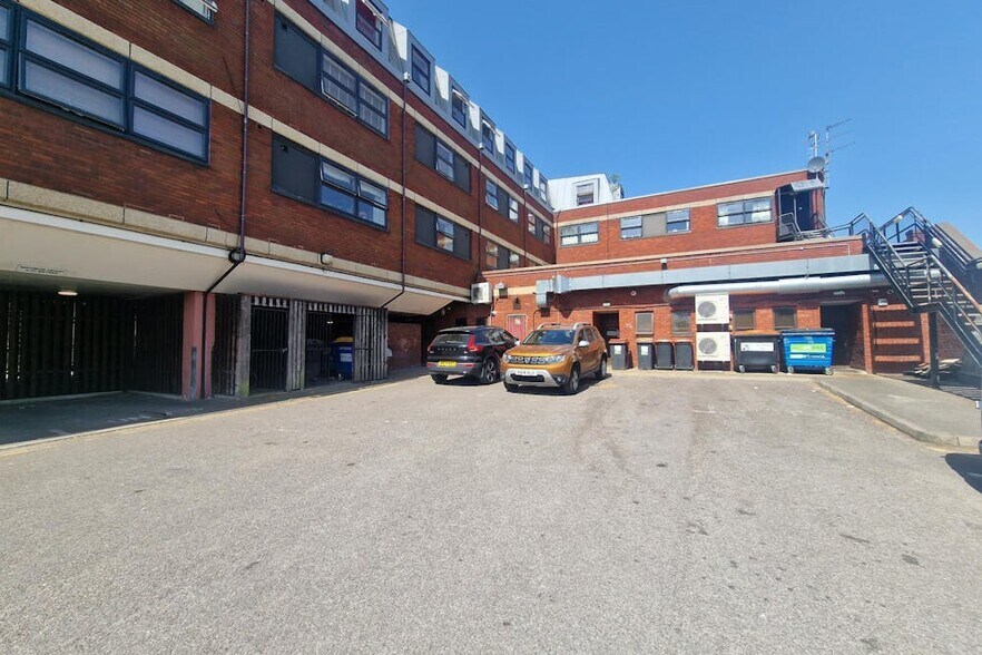 299-313 Fleet Rd, Fleet en alquiler - Foto del edificio - Imagen 3 de 3