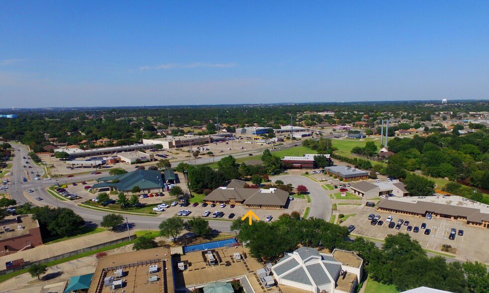 1864 Norwood Dr, Hurst, TX en alquiler - Foto del edificio - Imagen 3 de 13