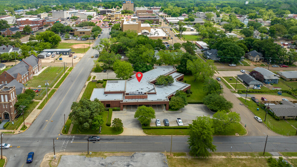 400 E Houston St, Marshall, TX en venta - Foto del edificio - Imagen 2 de 38