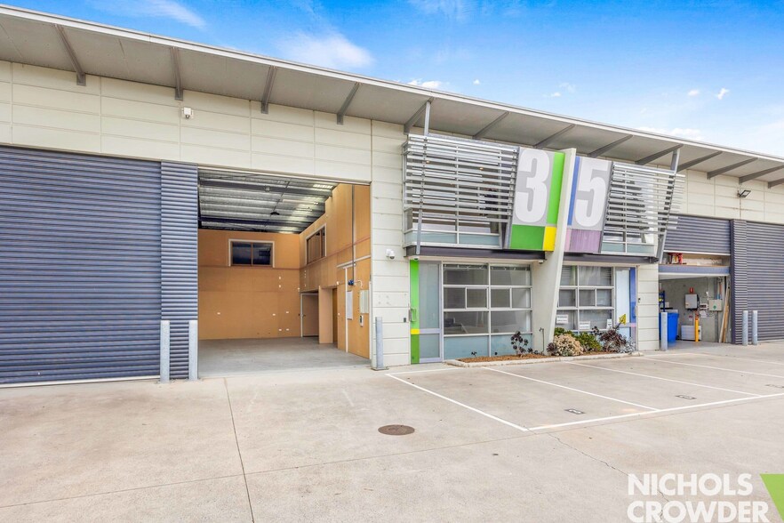 73 Tulip Street, Cheltenham en venta - Foto del edificio - Imagen 2 de 19