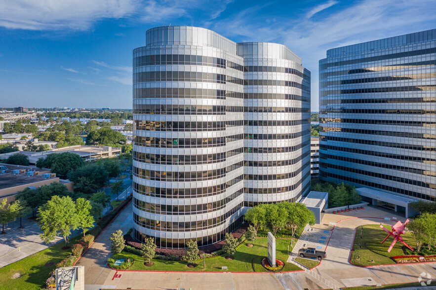 2950 N Loop Fwy W, Houston, TX en alquiler - Foto del edificio - Imagen 2 de 17