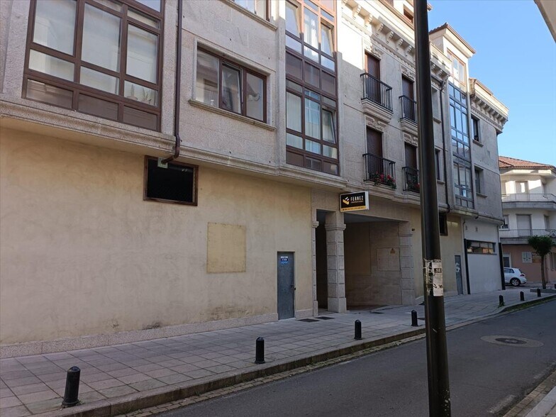 Local en Cambados en venta - Foto del edificio - Imagen 3 de 11