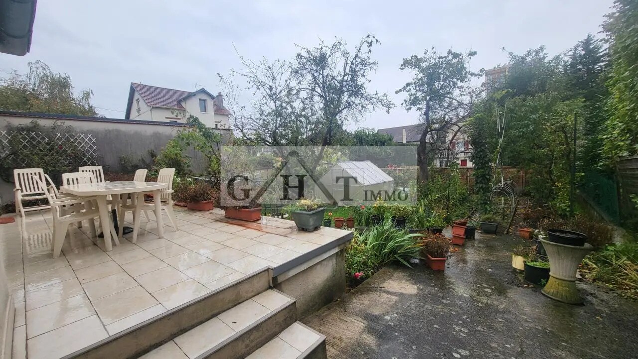 Local en Saint-Ouen-l'Aumône en venta Foto del edificio- Imagen 1 de 12