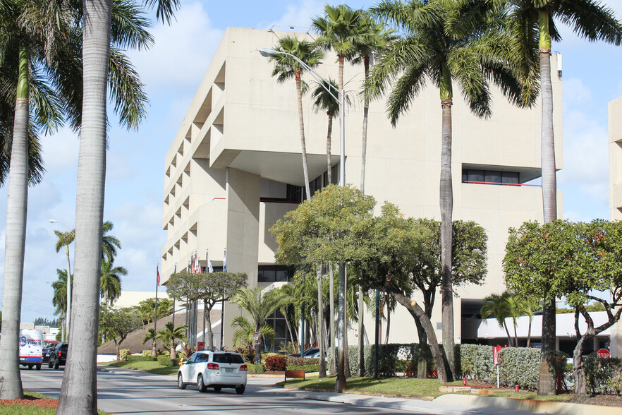 6355 NW 36th St, Miami, FL en alquiler - Foto del edificio - Imagen 2 de 29