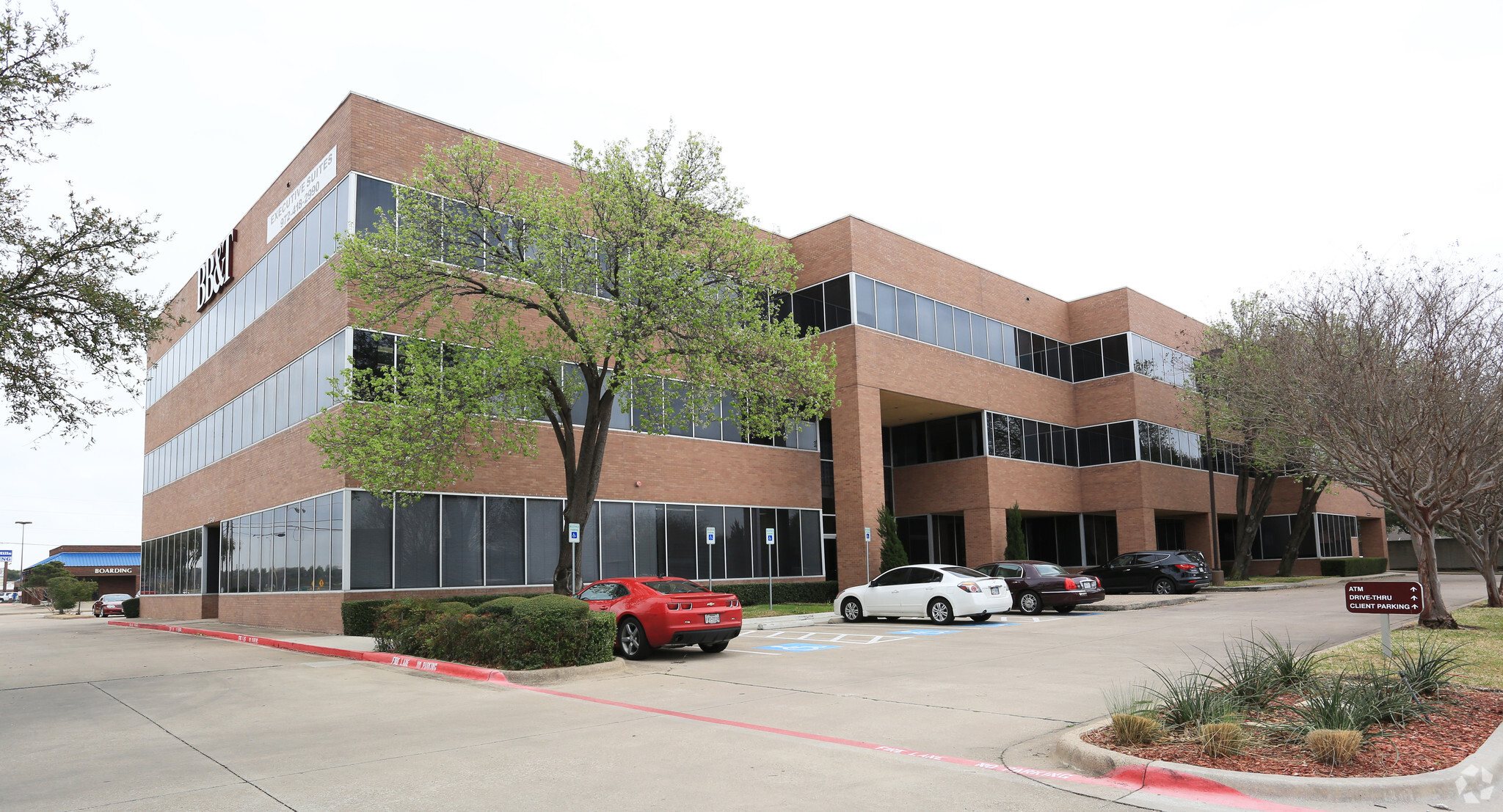 2340 E Trinity Mills Rd, Carrollton, TX en alquiler Foto del edificio- Imagen 1 de 8