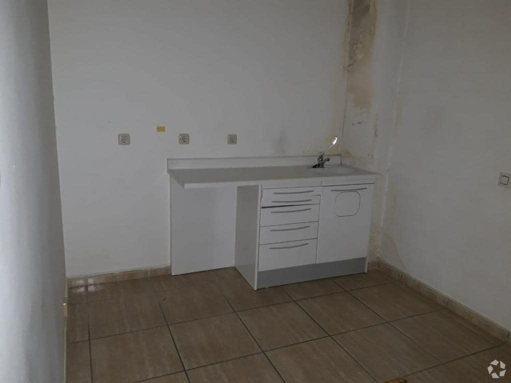 Madrid, MAD 28033 - - - Foto del interior - Image 1 of 8