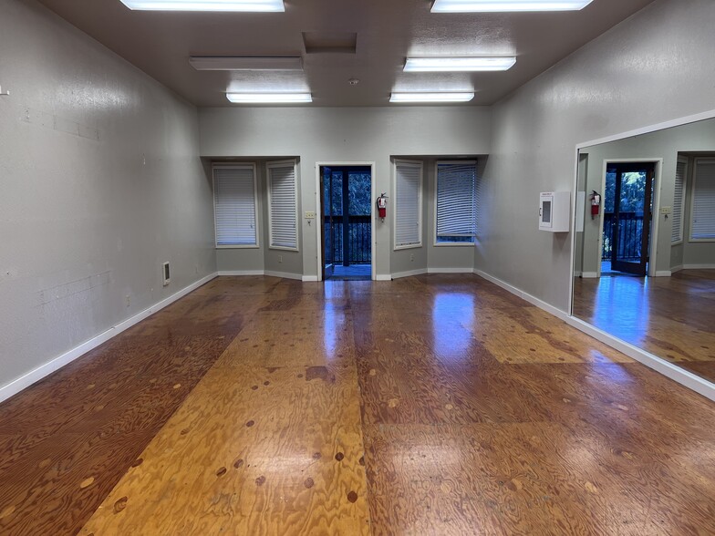 2704 Highway 4, Arnold, CA en venta - Foto del interior - Imagen 3 de 20