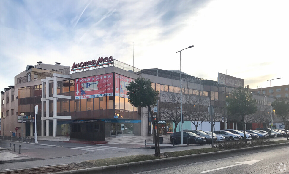 Avenida de la Constitución, 88, Torrejón De Ardoz, Madrid en alquiler - Foto del edificio - Imagen 2 de 4