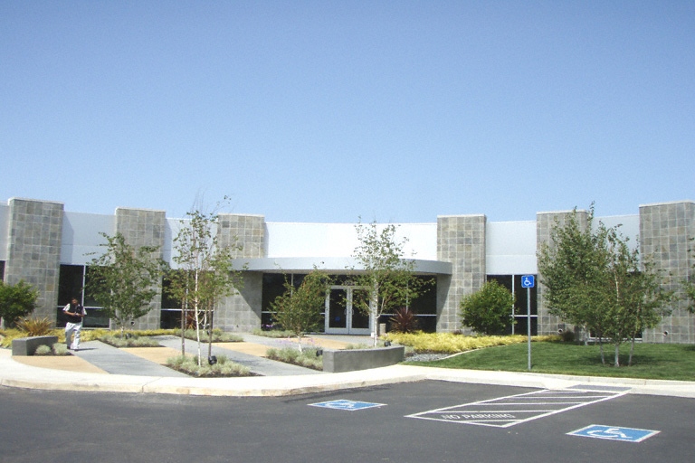 1024 Iron Point Rd, Folsom, CA en alquiler - Foto del edificio - Imagen 2 de 3