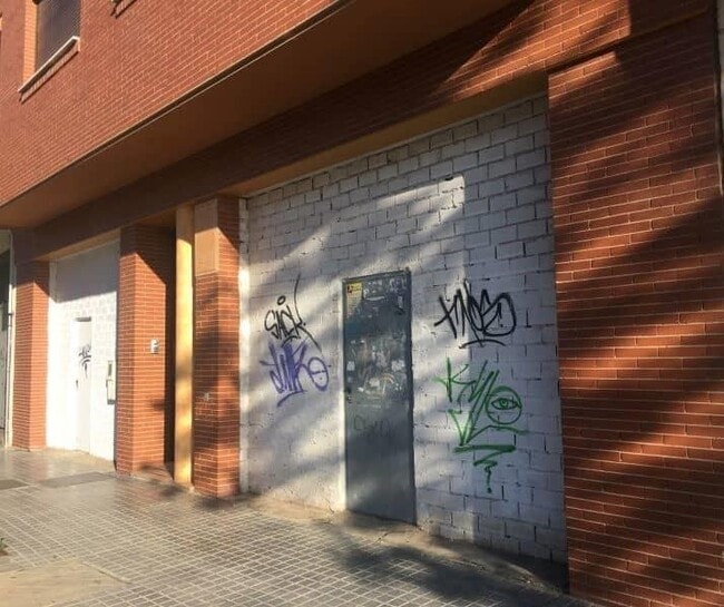 Más detalles de Calle Pintor Racionero Castro, 14, Córdoba - Local en venta