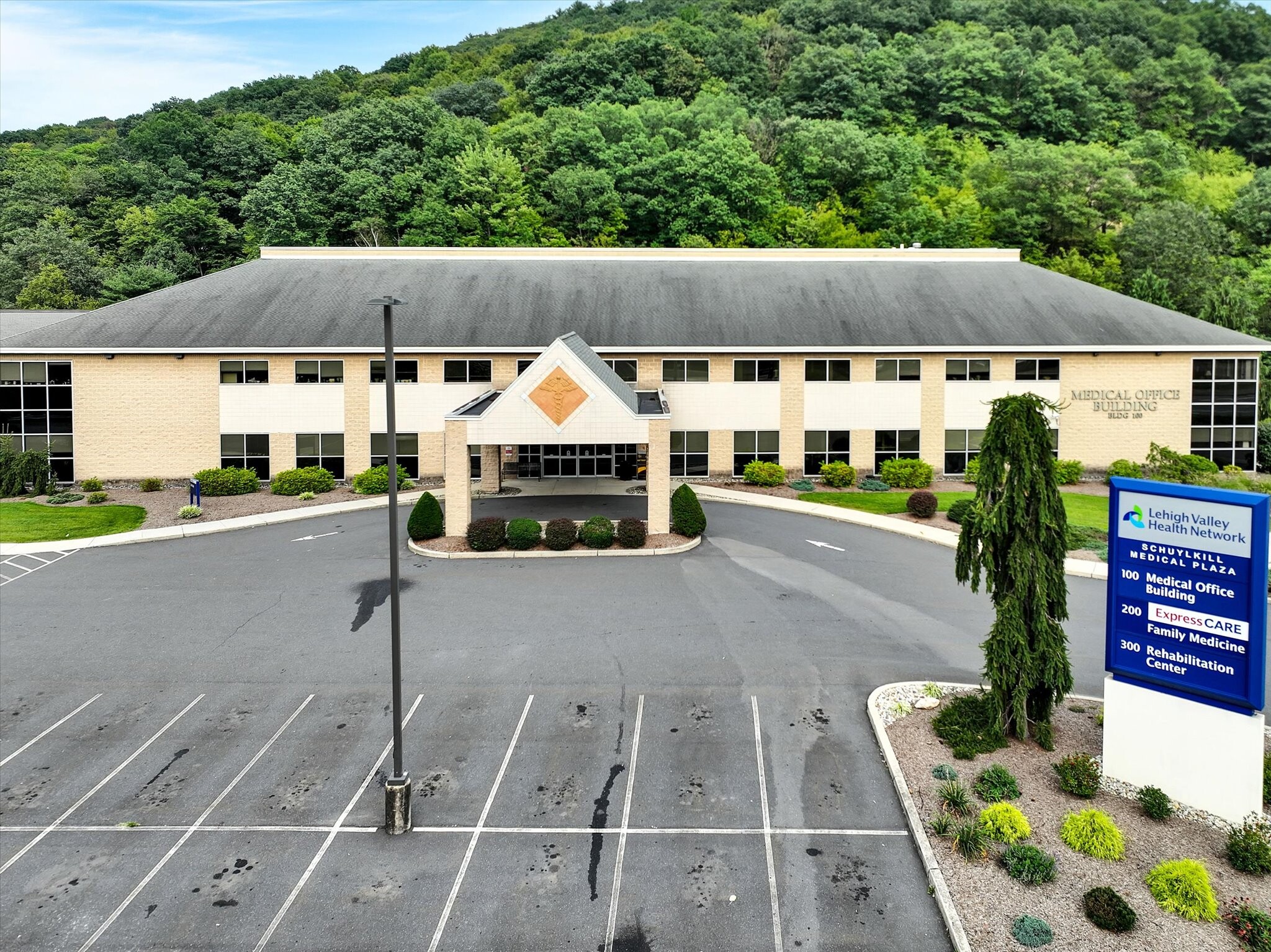 100 Schuylkill Medical Plz, Pottsville, PA en venta Foto del edificio- Imagen 1 de 2