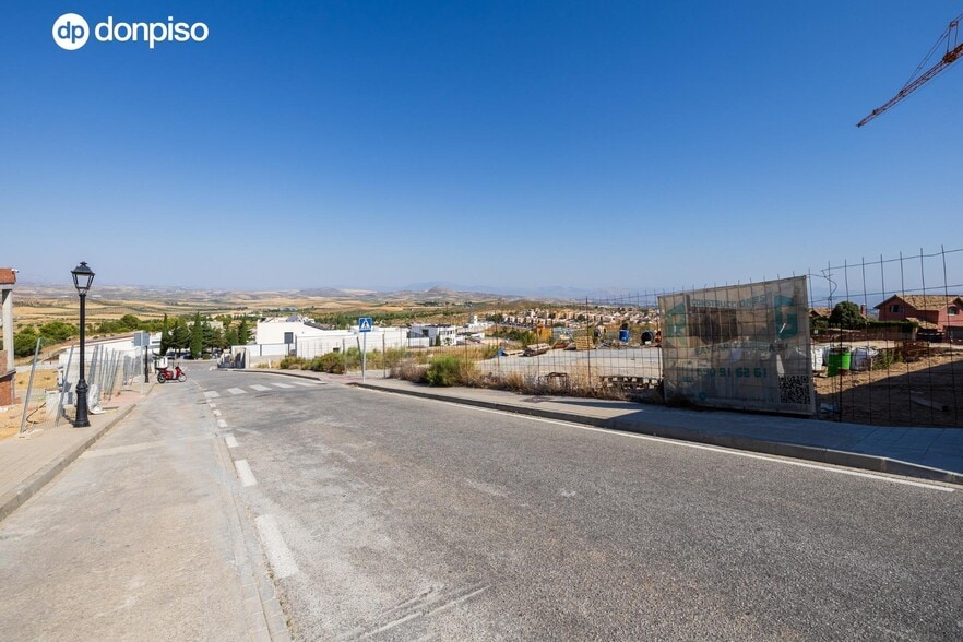 Calle Veleta, Dílar, Granada en venta - Foto del edificio - Imagen 3 de 21
