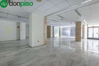 Más detalles de de Málaga, 107, Granada - Local en venta