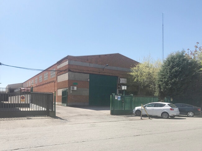 Más detalles de Calle Sierra de Guadarrama, 56, San Fernando de Henares - Nave en venta