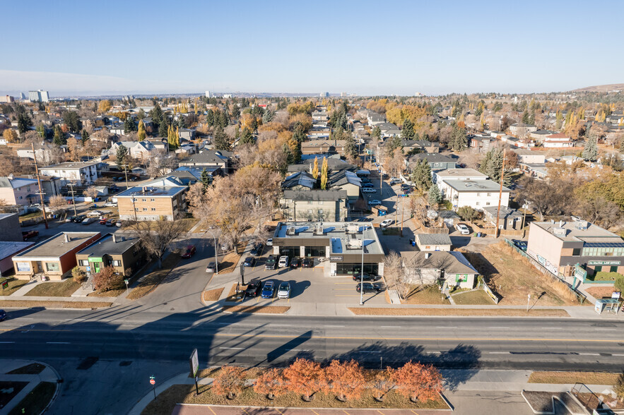 2803 Centre St NW, Calgary, AB en venta - Vista aérea - Imagen 2 de 4