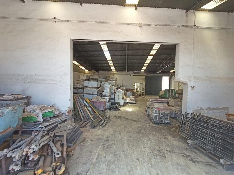 Nave en Cáceres en venta - Foto del edificio - Imagen 3 de 8