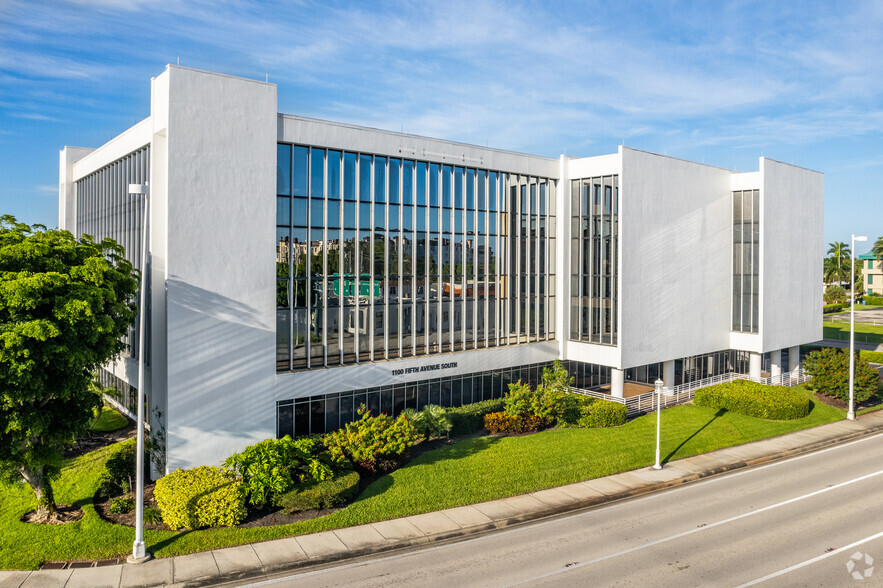 1100 5th Ave S, Naples, FL en alquiler - Foto del edificio - Imagen 1 de 14