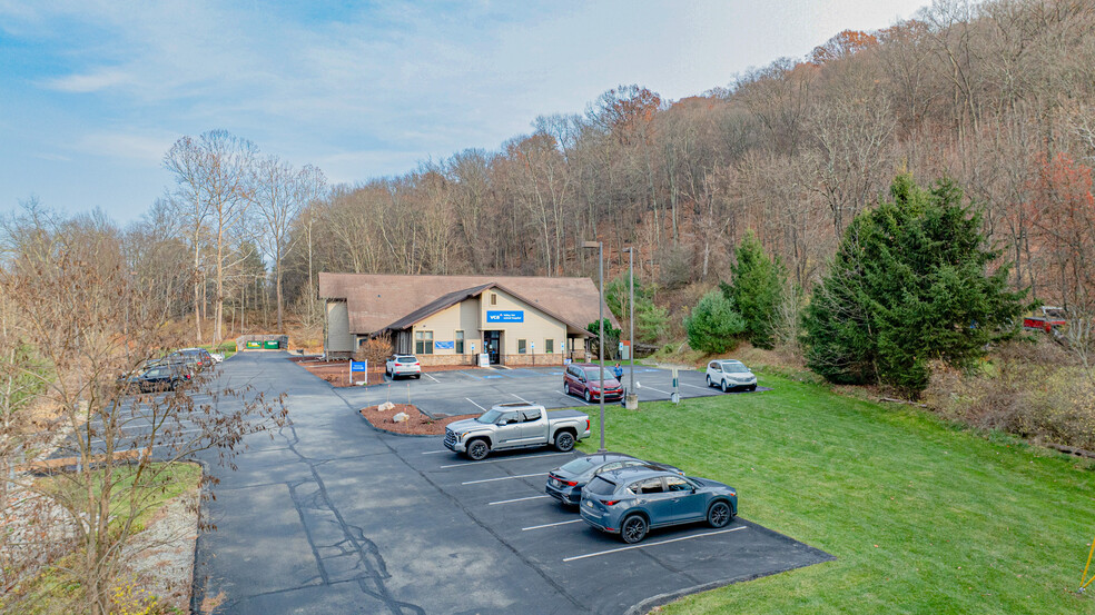 853 Falcon Park Rd, New Kensington, PA en venta - Foto del edificio - Imagen 2 de 6