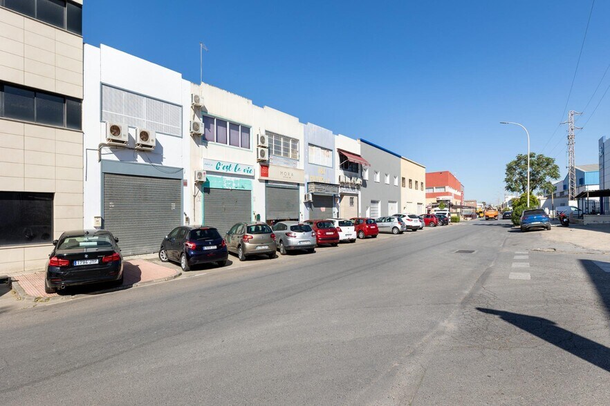 Local en Peligros en venta - Foto del edificio - Imagen 2 de 28