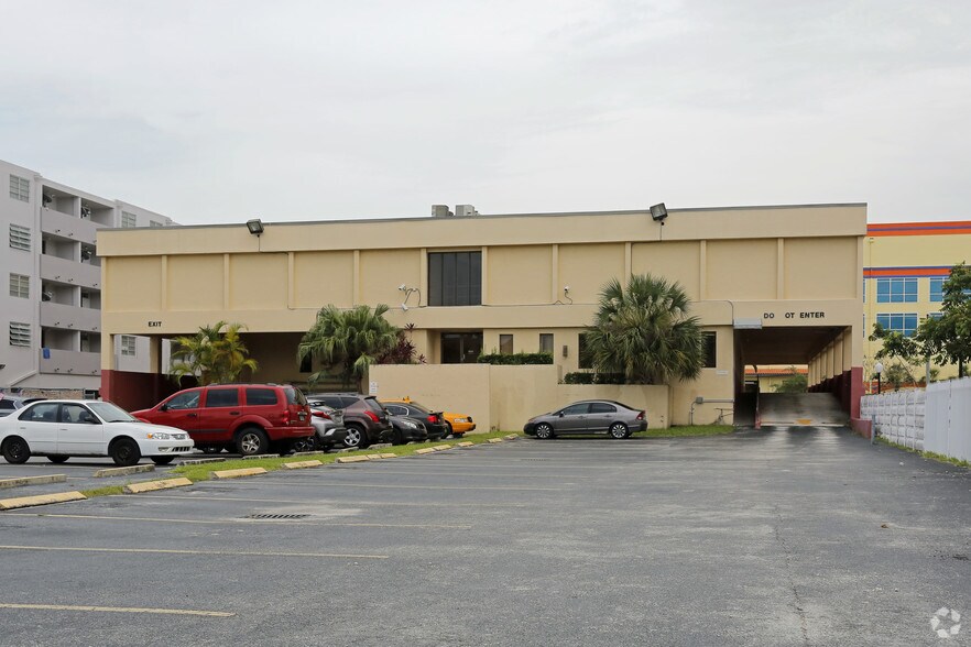 951 NE 167th St, Miami, FL en venta - Foto del edificio - Imagen 3 de 13