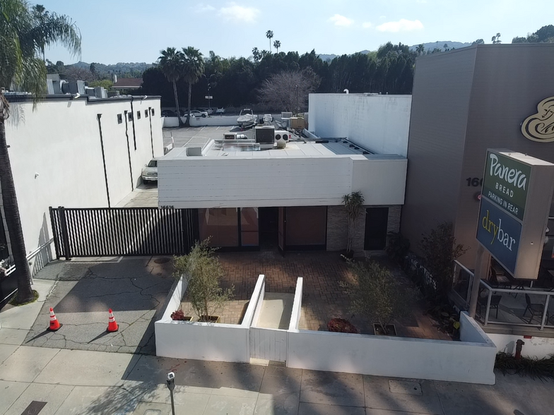 16616 Ventura Blvd, Encino, CA en alquiler - Foto del edificio - Imagen 1 de 19