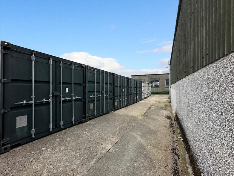 W&D Ross Hardware Store & Paint Spectrum cartera de 2 inmuebles en venta en LoopNet.es - Foto del edificio - Imagen 3 de 33