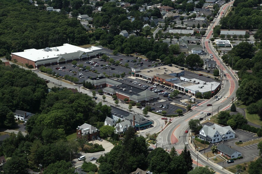 180-186 County Rd, Barrington, RI en alquiler - Foto del edificio - Imagen 1 de 7