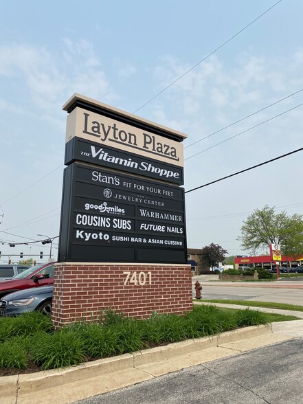 7477 W Layton Ave, Greenfield, WI en alquiler - Foto del edificio - Imagen 2 de 6