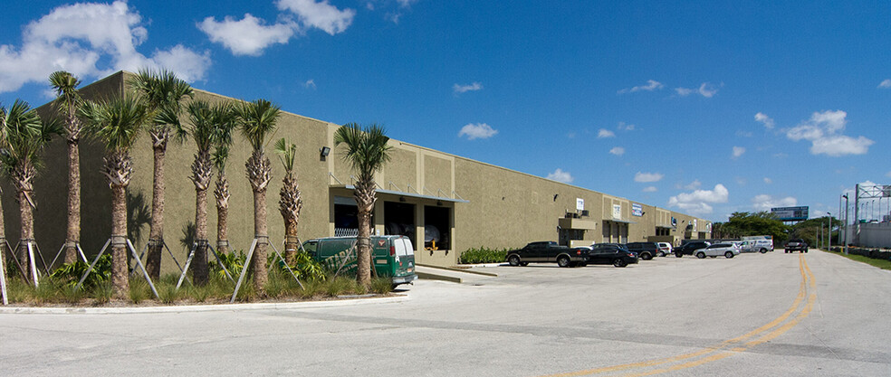 7860-7960 NW 76th Ave, Medley, FL en alquiler - Foto del edificio - Imagen 2 de 3