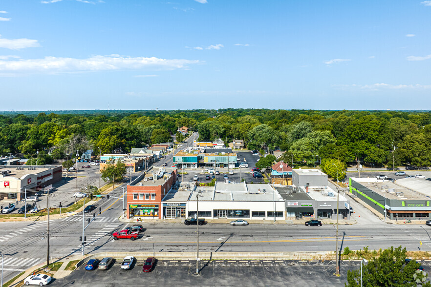 7428-7434 Wornall Rd, Kansas City, MO en alquiler - Vista aérea - Imagen 3 de 9