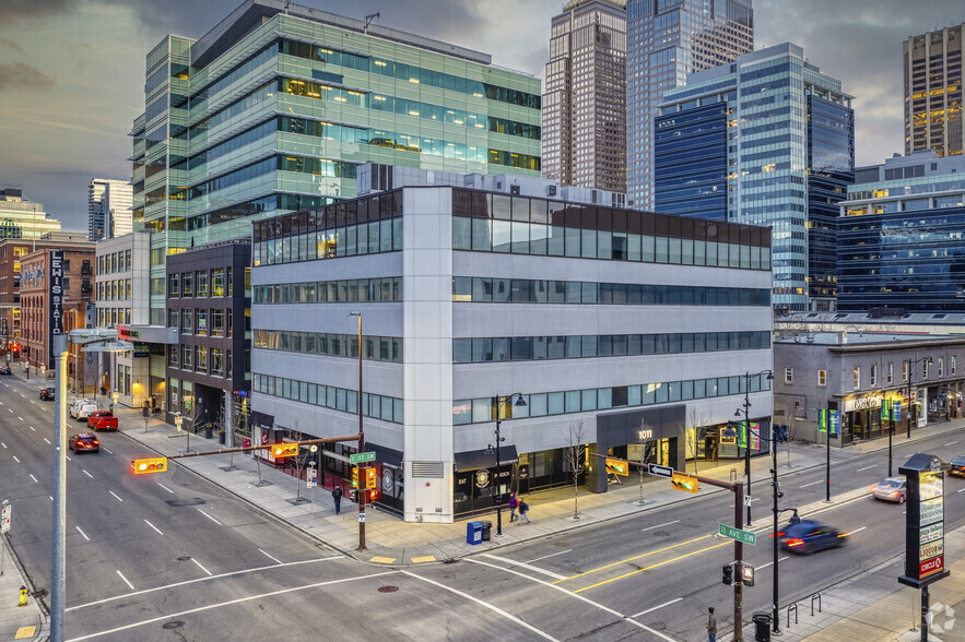 1011 1st St SW, Calgary, AB en alquiler - Foto del edificio - Imagen 1 de 5