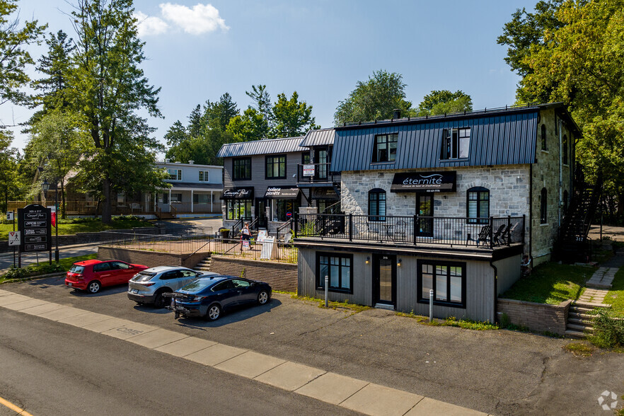 395 A-401 D Ch De La Grande-Côte, Rosemère, QC en alquiler - Foto del edificio - Imagen 1 de 4