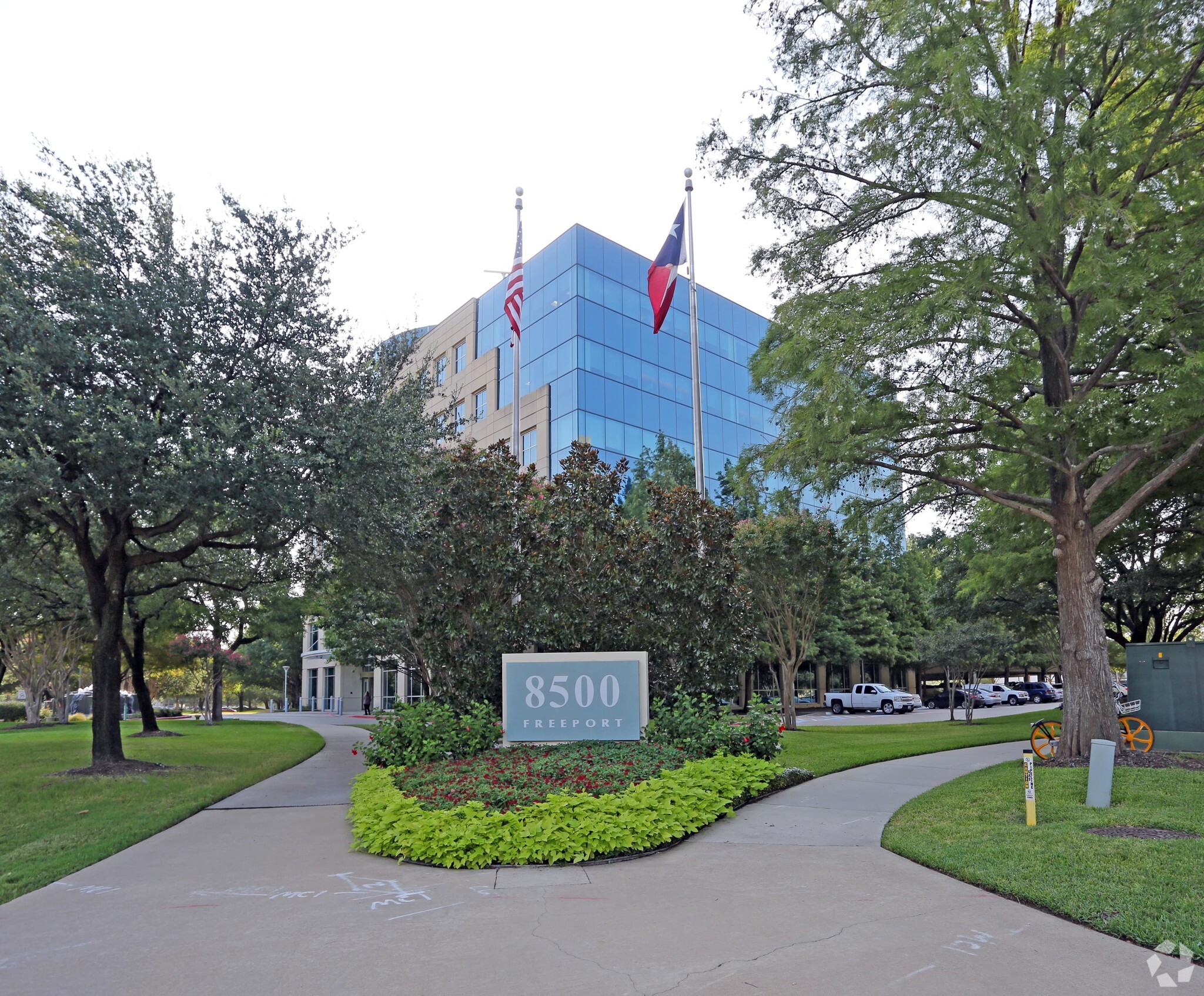 8500 Freeport Pkwy, Irving, TX en alquiler Foto del edificio- Imagen 1 de 11