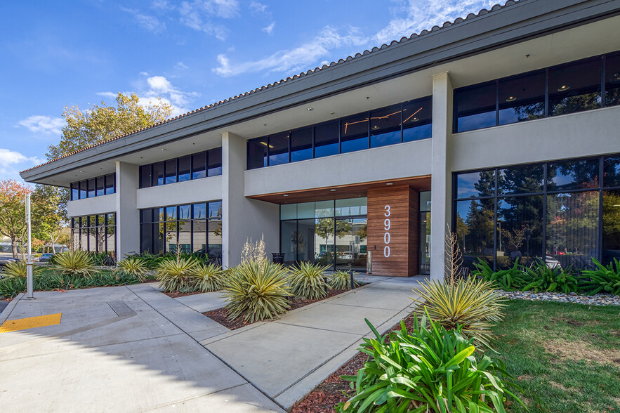 3900 Lennane Dr, Sacramento, CA en venta - Foto del edificio - Imagen 1 de 16