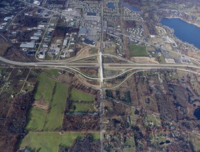 Latson Rd & I-96, Howell, MI - VISTA AÉREA  vista de mapa