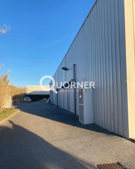 Local en Puget-sur-Argens en venta - Foto del edificio - Imagen 2 de 2