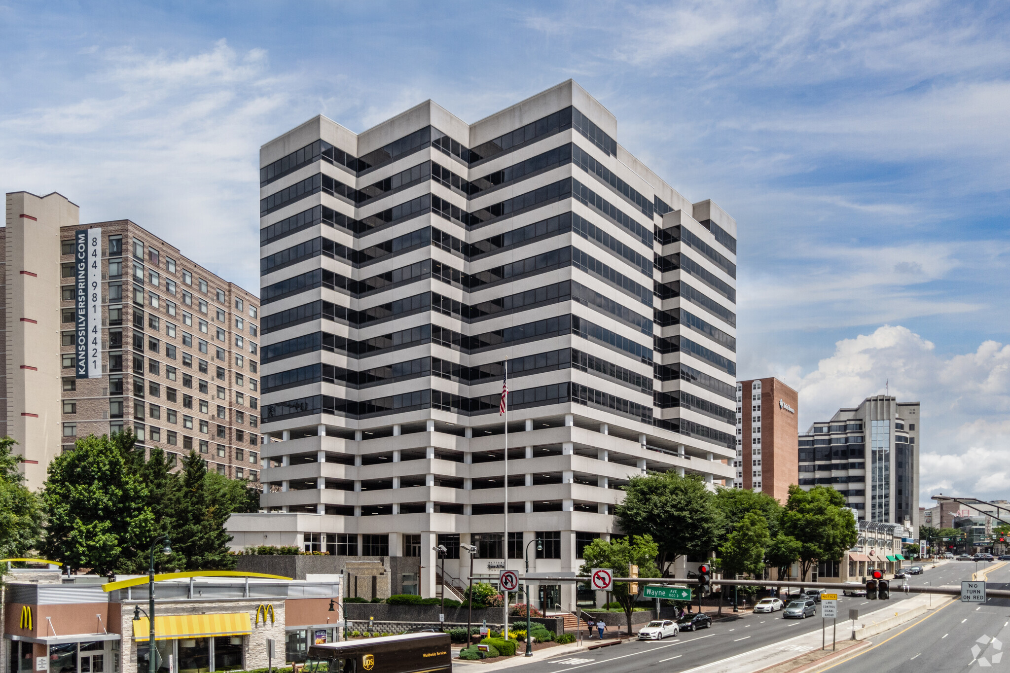 8455 Colesville Rd, Silver Spring, MD en alquiler Foto del edificio- Imagen 1 de 17